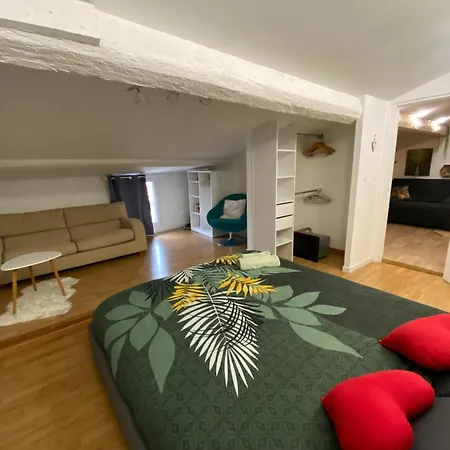 La Casa Jungle Apartment